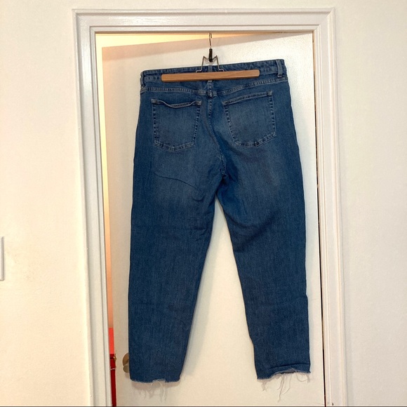 UNIQLO relaxed tapered mid-rise jeans - Picture 2 of 6